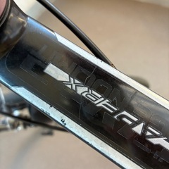 シマノWH R501ホイール、GIANT純正サドル、ペダル（ESCAPE RX4 2017本体付き）の画像