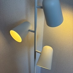HUDENE フーデネ　ホワイト フロアスタンドライト IKEA イケアの画像