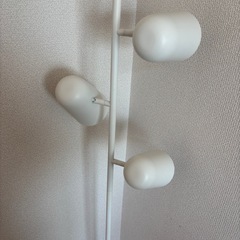 HUDENE フーデネ　ホワイト フロアスタンドライト IKEA イケアの画像