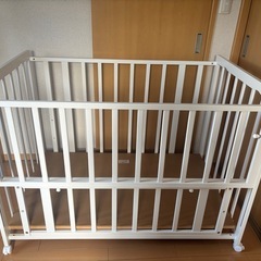 ベビーベッド、メリーのセット