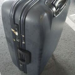 スーツケースの画像