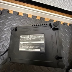 Makita マキタ コードレス掃除機 CL107FDSHW 充電器付き バッテリー1個付きの画像