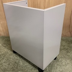 ☆スチール製のキャスター付きワゴンの画像