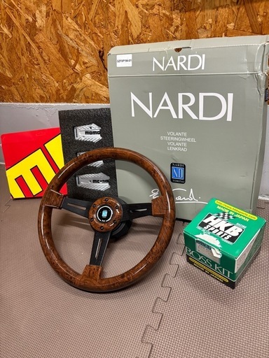 ナルディウッドハンドル　スズキ軽自動車ボス　MOMOアルミペダル　セット