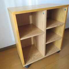 ニトリ キャスター付き木製キャビネットの画像