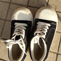 女性用LL（25.0ｃｍ）スニーカーの画像