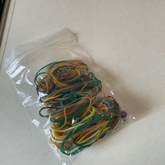 大量　輪ゴム　カラフルの画像
