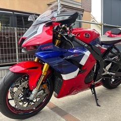 cbr1000rr-r の画像