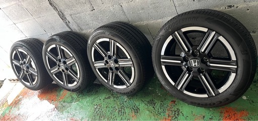 最終出品⭐︎ホンダヴェゼル純正16インチ　5穴フリード流用サイズ195/55R16