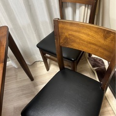 ダイニングテーブルの画像