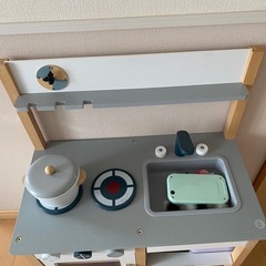【中古】北欧風　おままごとキッチンの画像