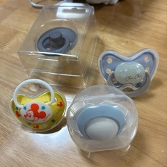 産後　哺乳瓶　新生児肌着　おしゃぶり　セットの画像