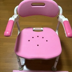 折りたたみシャワーベンチと滑り止めマット(受け取り者決まりました)の画像