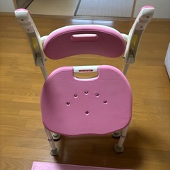 折りたたみシャワーベンチと滑り止めマット(受け取り者決まりました)の画像