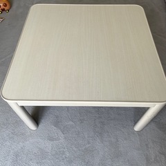 こたつテーブルの画像