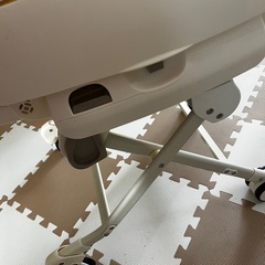 combi 
ハイローチェアの画像
