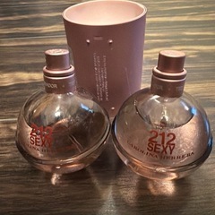 キャロライナヘラ　香水の画像