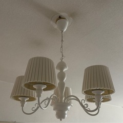 シャンデリア　白　の画像