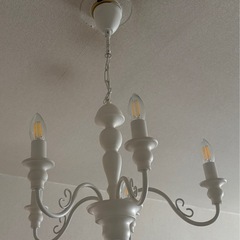 シャンデリア　白　の画像