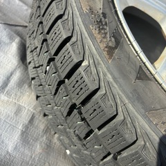 スタッドレスタイヤ付きアルミホイールセット現状品
の画像