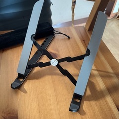 HPノートパソコンの折りたたみスタンドの画像