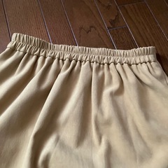 マスタード タイトスカート ロペピクニック 38
の画像