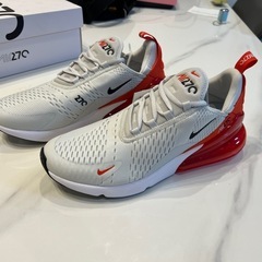 最大値引 ¥15,000 【新品】Nike Air Max 270 ホワイト/レッド 【箱 / タグ付】
の画像