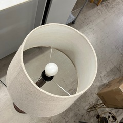 O 2511-586 ニトリ　フロアランプ　ナチュラル3 通電確認済み　キズ汚れ有りの画像