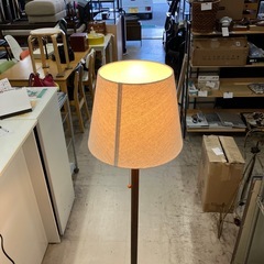 O 2511-586 ニトリ　フロアランプ　ナチュラル3 通電確認済み　キズ汚れ有りの画像