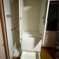 大容量ホワイトクローゼットの画像