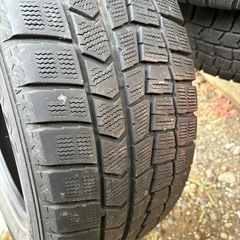 スタッドレスタイヤの画像