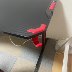 ニトリゲーミングチェア、ゲーミングデスクの画像