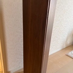 ブラウン木製キャビネット 3段棚付き