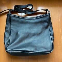 本革 ショルダーバッグ 黒の画像
