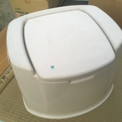 ポータブルトイレの画像