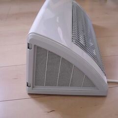 【中古】コロナ 壁掛け遠赤外線ヒーター 2016年製　洗面・脱衣所の画像