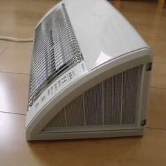 【中古】コロナ 壁掛け遠赤外線ヒーター 2016年製　洗面・脱衣所の画像