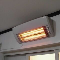 【中古】コロナ 壁掛け遠赤外線ヒーター 2016年製　洗面・脱衣所の画像