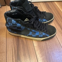 ナイキとステューシーのコラボスニーカーの画像