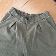 ユニクロ　カーキ　ハーフパンツの画像