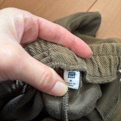 ユニクロ　カーキ　ハーフパンツの画像
