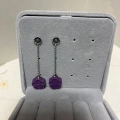 紫雲母（しうんも、レピドライト）のピアスの画像