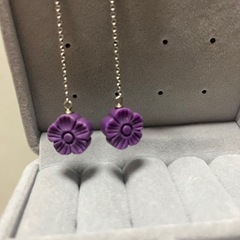 紫雲母（しうんも、レピドライト）のピアスの画像