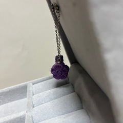 紫雲母（しうんも、レピドライト）のピアスの画像