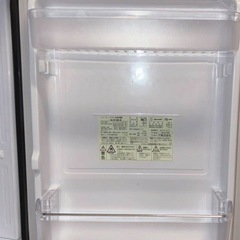 (送料無料) 2021年 極美品 冷蔵庫 SHARP 137L 霜取り不要 どっちもヒンジ ⑤の画像