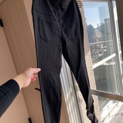 黒パンツ　マタニティ　新品未使用の画像