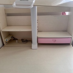 勉強机  ピンク色の画像