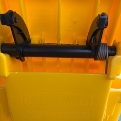 ラバーメイドモップしぼり器　ウェイブブレイクの画像