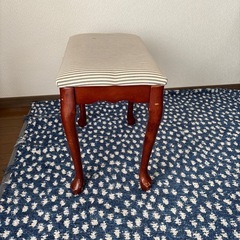 【取引先決定】猫脚スツールの画像