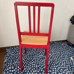 木製椅子の画像